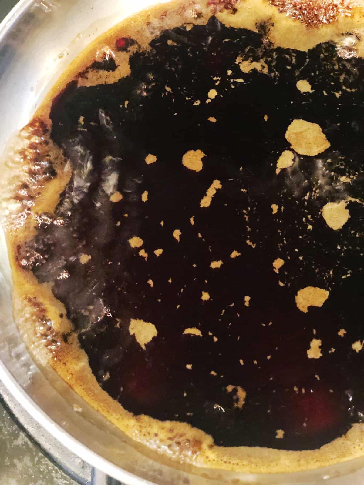 simmering balsamic vinegar