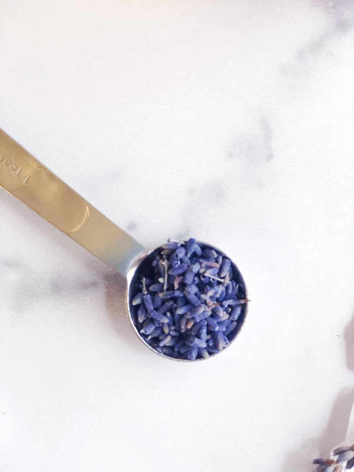 dried lavender buds