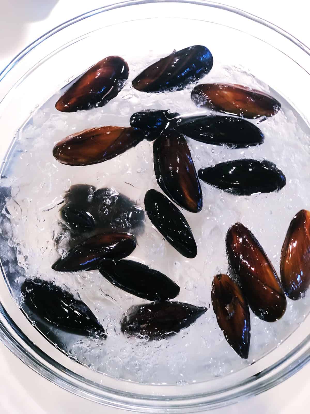 cleaning mussels